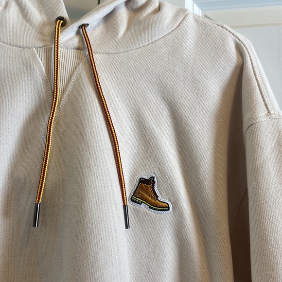 Stand out with the Timberland boot logo hoodie. - Picture 2 of 11